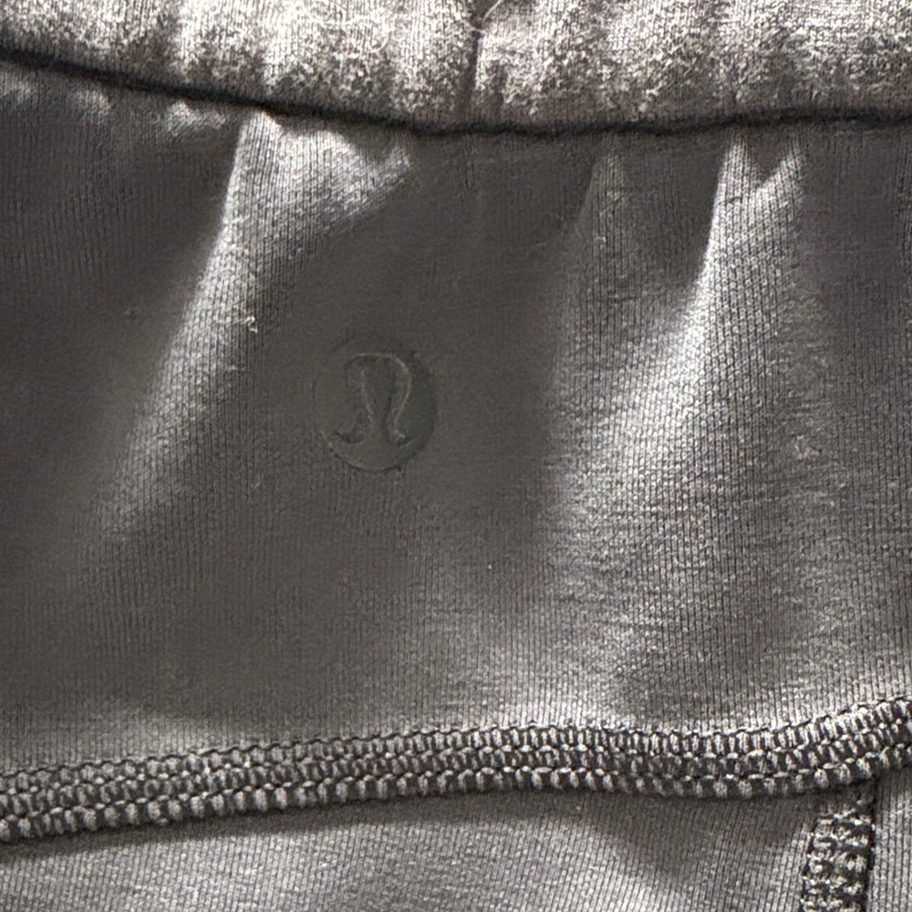 Lululemon size 10 Softstreme High-Rise Straight-Leg Cropped Pant Black - Picture 4 of 5